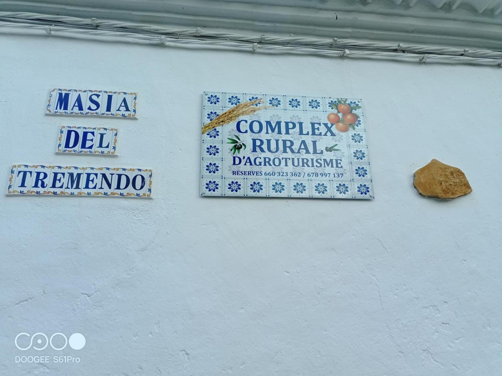 Casa Rural Complex Masia Del Tremendo Y Agroturismo Camarles Exterior foto